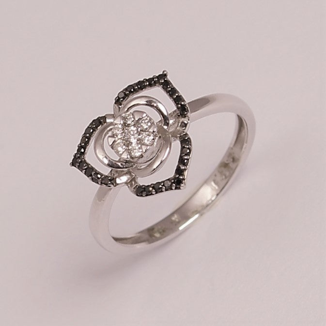 9ct White Gold Diamond Ring