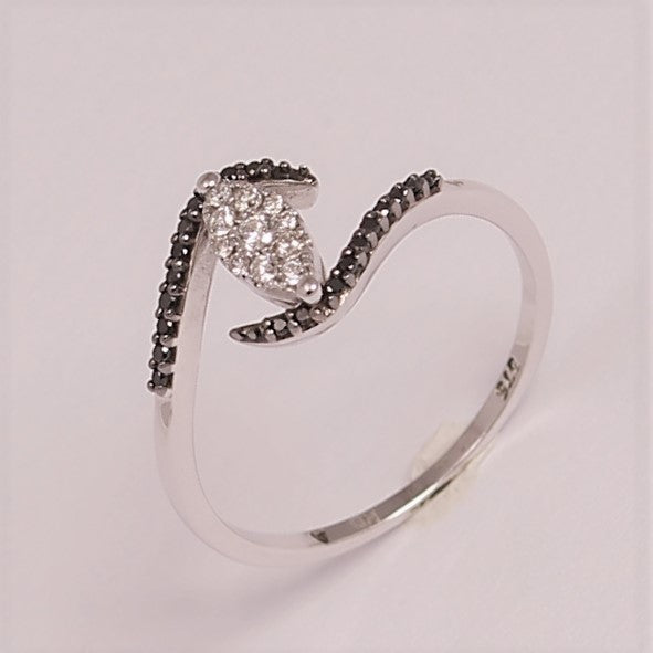 9ct White Gold Diamond Ring